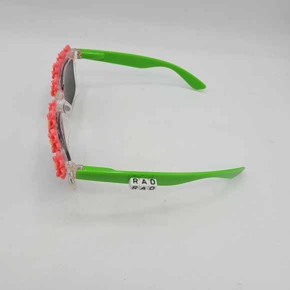Floral Embellished Sunglasses - Green Frame, Blue Gradient Lens - Picture 3 of 6